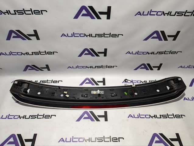 Спойлер кришки багажника 8R0827933C VAG