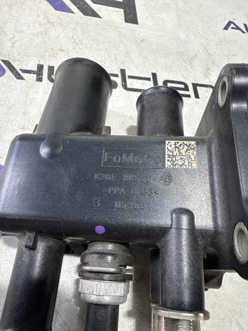 Фланець системи охолодження (трійник) K2GE8K556AB FORD
