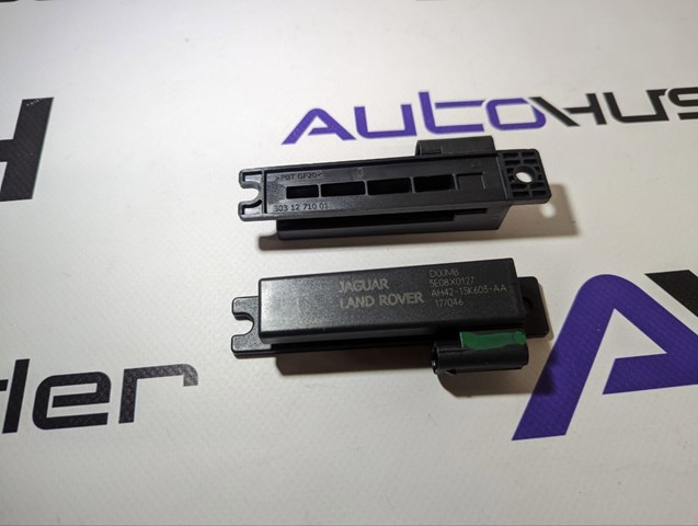 Антена автомобильна LR012709 LAND ROVER