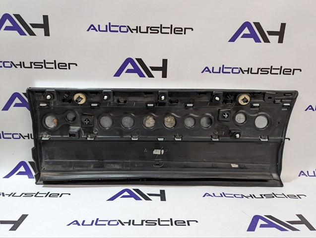 Молдинг задніх правих дверей, нижній LR038855 LAND ROVER
