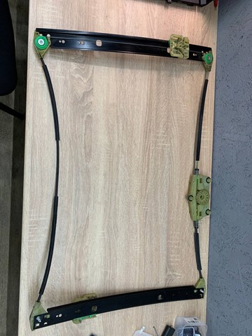 Механізм стеклопод'емника двері задньої, лівої 4L0839461D VAG