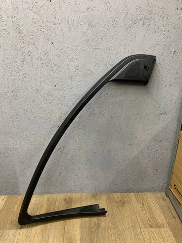 Облицювання багажника п'ятих дверей 4L0867609 VAG