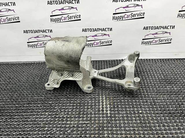 Кронштейн подушки (опори) двигуна, лівої 4M0199307AE VAG
