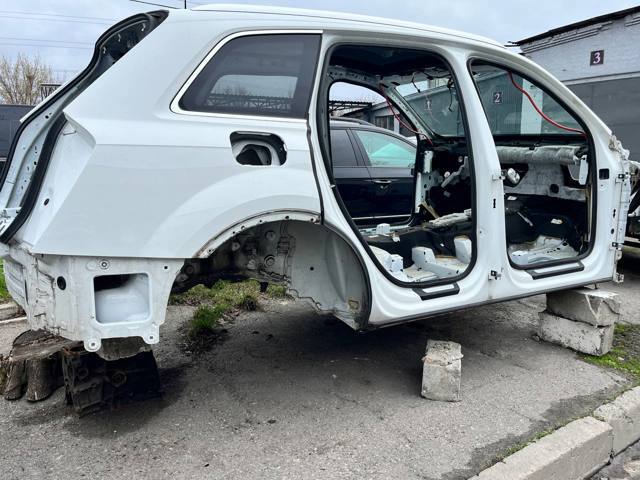 Крило заднє праве 4M0809838 VAG