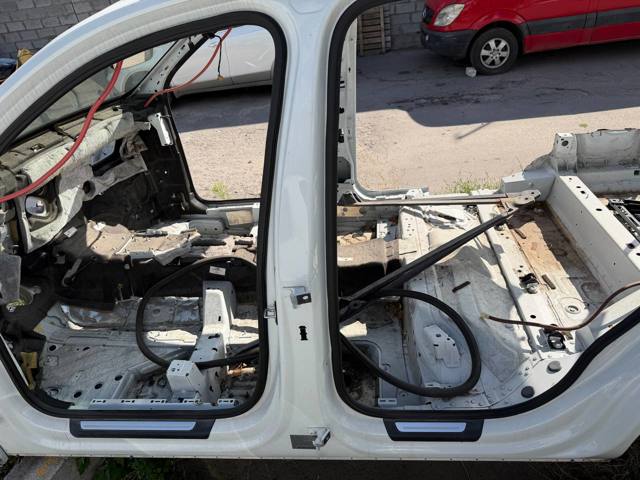 Поріг зовнішній лівий 4M0809847 VAG