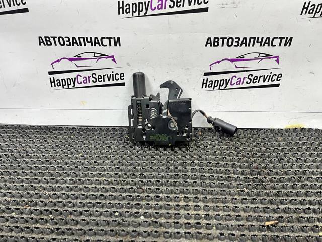 Запор капота (замок і привід замка капота) 4M0823509B VAG
