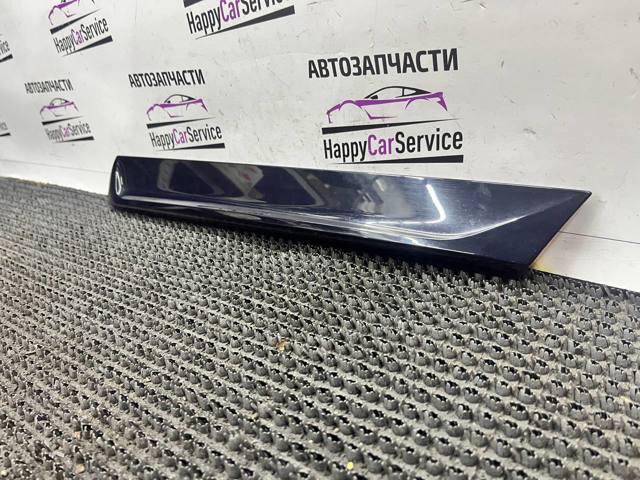 Накладка задньої 3-ї/5-ї двері, ліва 4M0854871A VAG