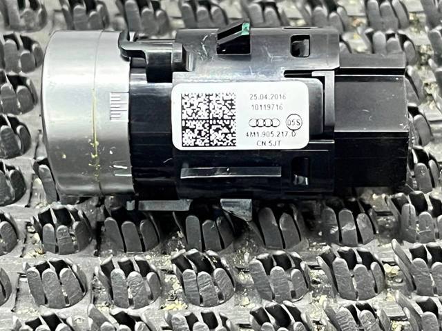 Кнопка запуску двигуна 4M1905217D VAG