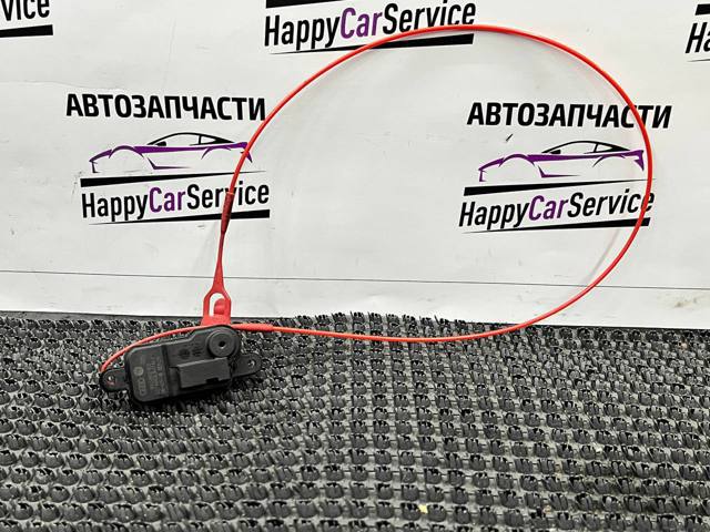 Мотор-привід відкриття лючка бака 8S0862153 VAG