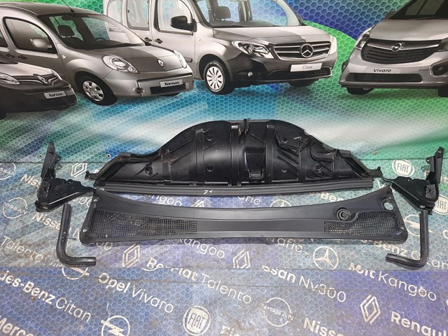 Панель лобового скла верхня 668118248R RENAULT