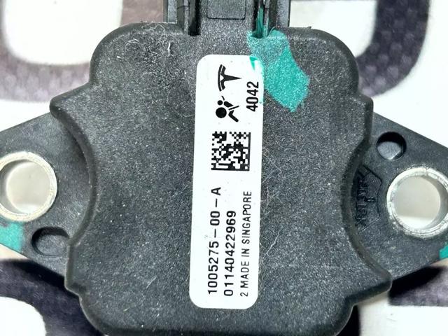 Датчик подушки безпеки 100527500A TESLA