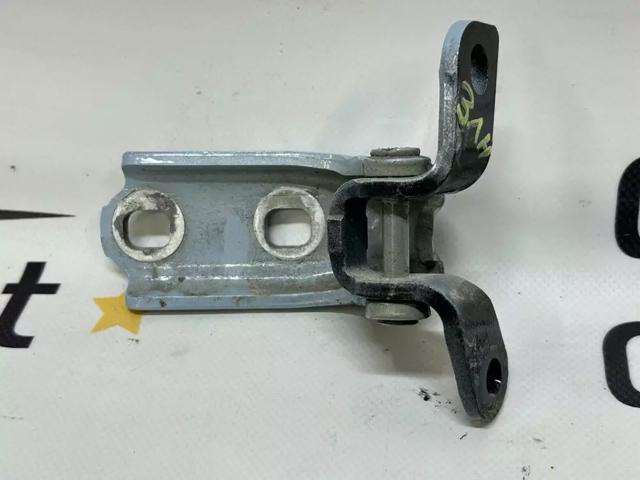 Петля задніх лівих дверей 13581570 GM