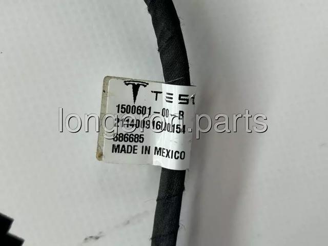 Стійка задніх дверей 150060100A TESLA