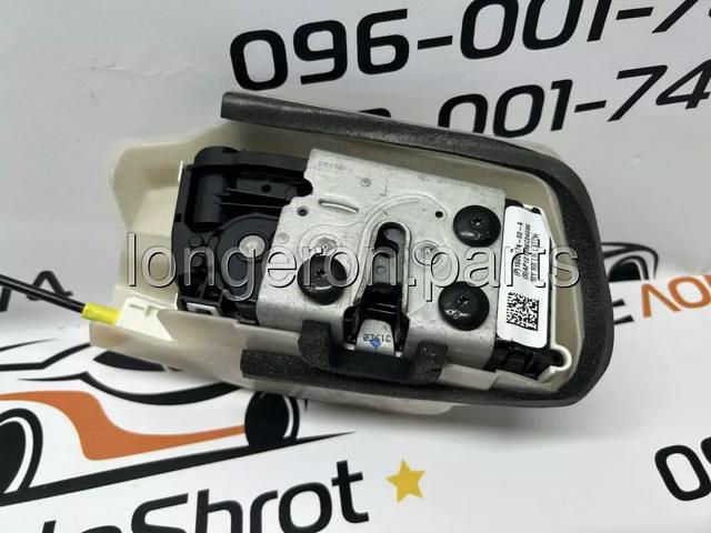 Замок задніх дверей, лівих Tesla Model 3