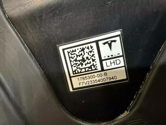 Накладка стійки кузова зовнішня, центральна права 178530000B TESLA