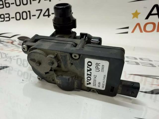 Регулюючий клапан охолоджувальної рідини 32339142 VOLVO