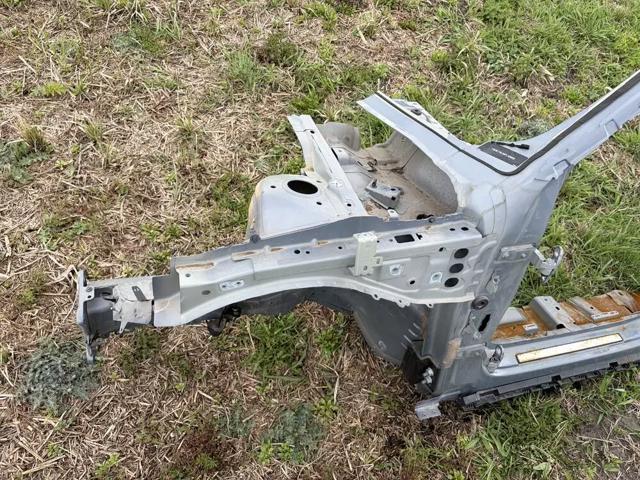 Панель бризковика моторного відсіку, ліва 32405118 VOLVO
