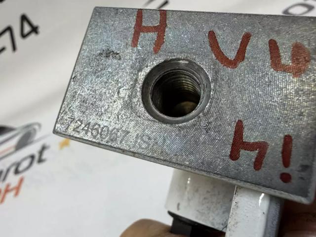 Петля передніх дверей, лівою 41517284535 BMW