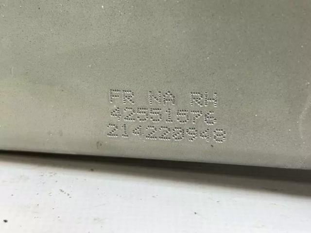 Кронштейн підсилювача переднього бампера 42551576 GM