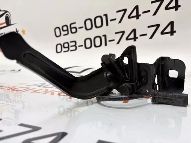 Замок кришки капота 42692630 GM