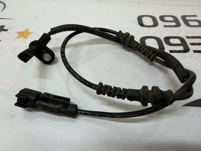 Датчик АБС (ABS) передній 42808341 GM