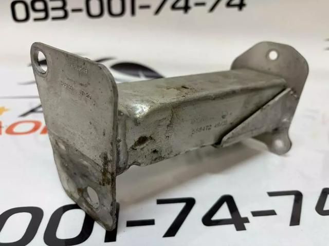 Кронштейн підсилювача переднього бампера 4KE805112A VAG