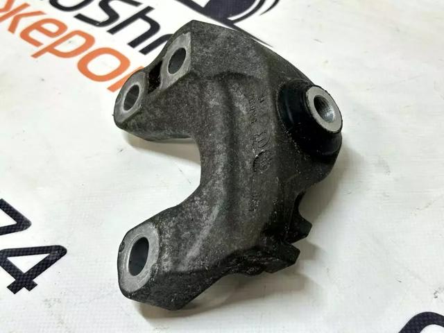 Кронштейн подушки (опори) двигуна, задньої 68353710AC CHRYSLER