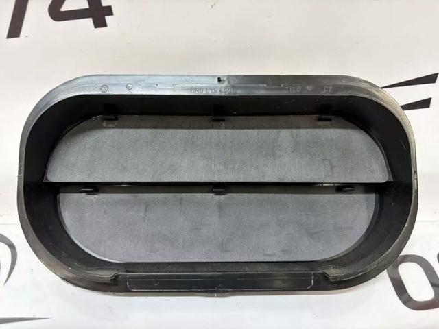 Люк заднього крила 6R0819465C VAG