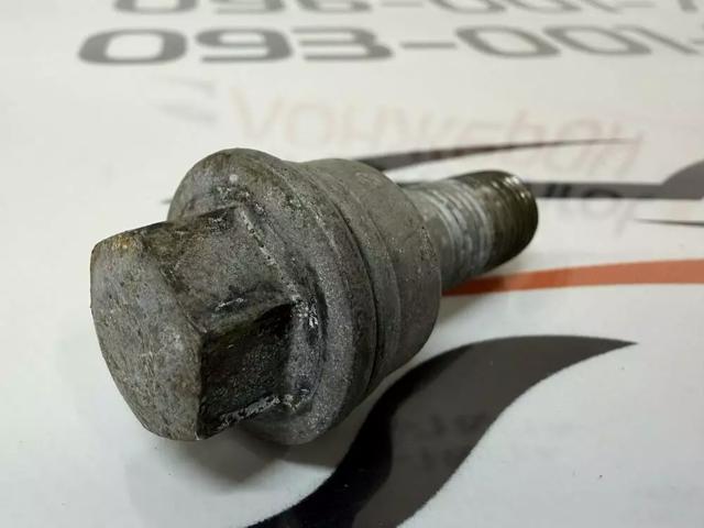 Болти колісні 8R0601295 VAG