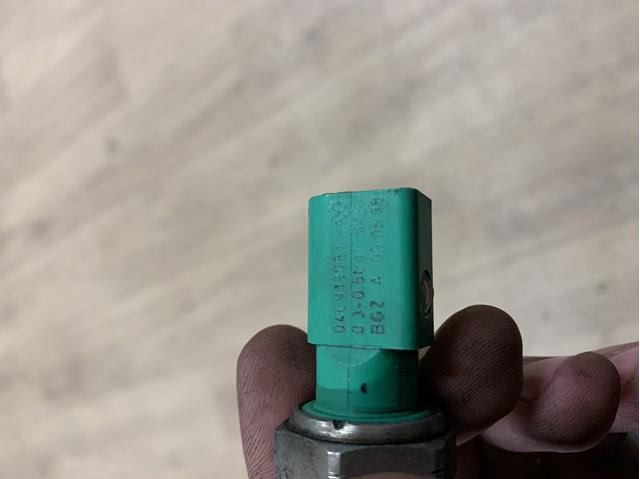 Датчик тиску масла двигуна 04L919081 VAG