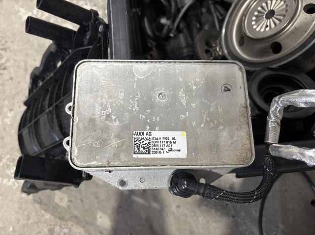 Масляний радіатор охолодження рідини АКПП 06M117015M VAG