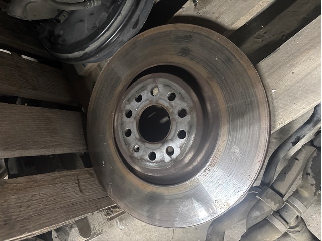 Диск переднього гальма 1EA615301B VAG