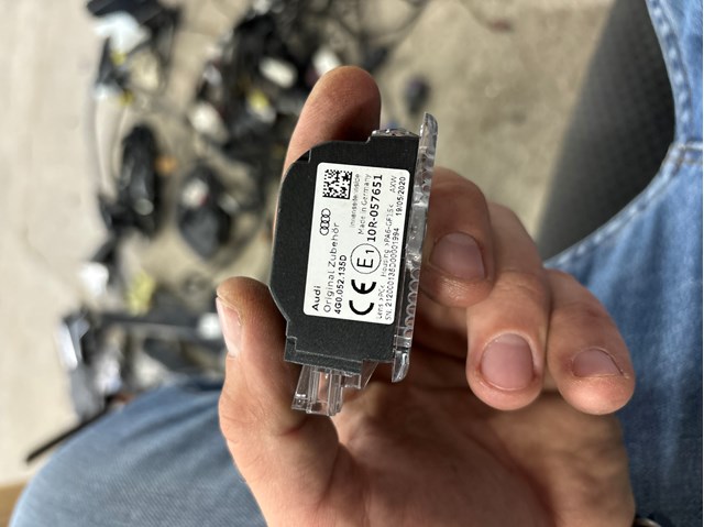 Лампа підсвічування в двері, передньої правої 4G0052135D VAG