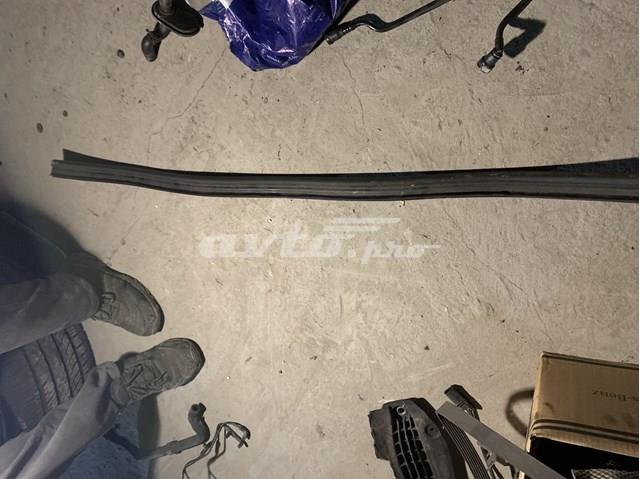 Гумка під капот 4G0823723 VAG