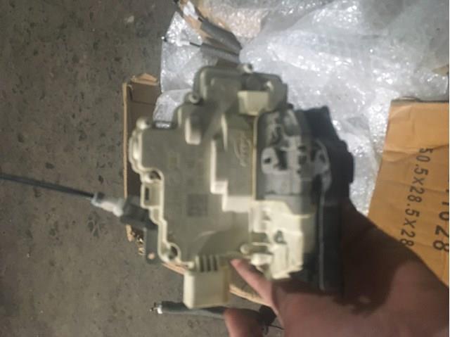Замок задніх дверей, лівих 4G0839015 VAG
