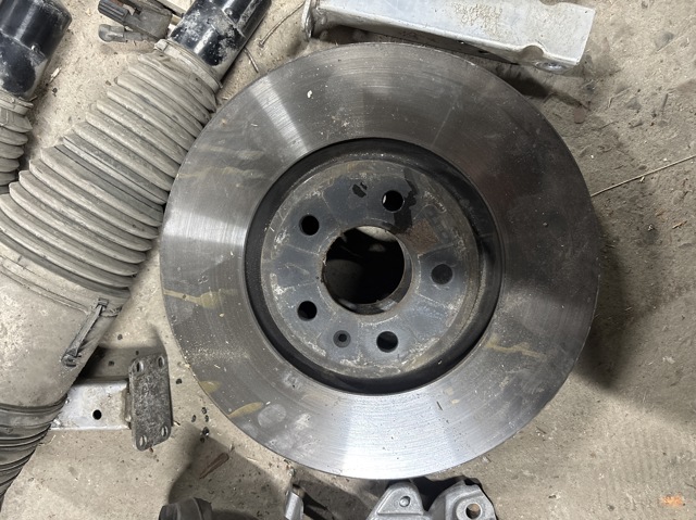 Диск переднього гальма 4M0615301AN VAG