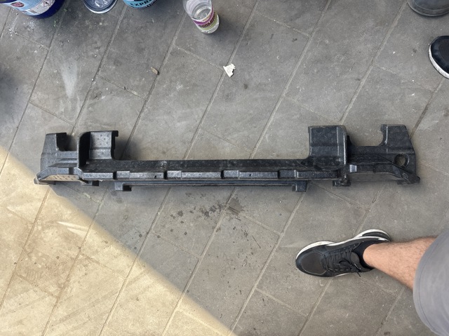 Наповнювач бампера переднього 4M0807550G VAG