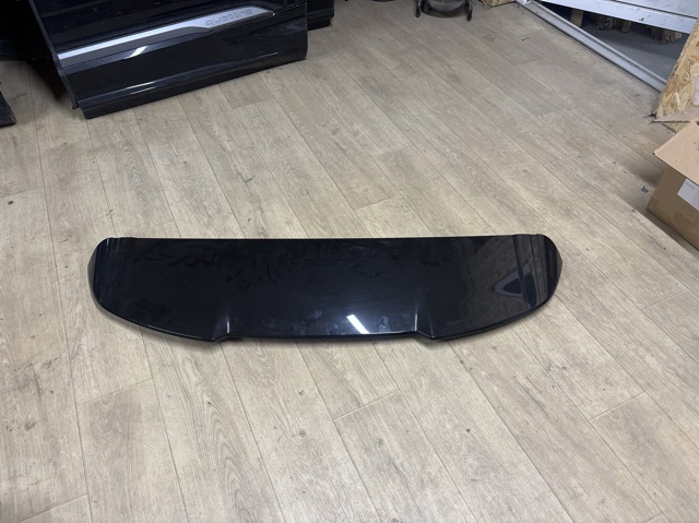 Обтічник (спойлер) 4M0827933AGRU VAG