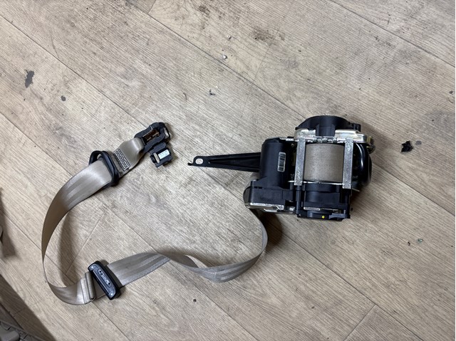 Ремені безпеки 4M0857706ADV04 VAG