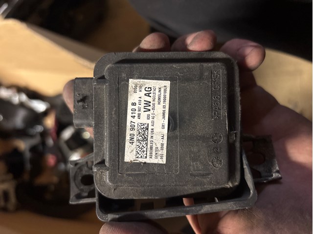 Блок управління системою відкривання воріт гаража 4N0907410B VAG