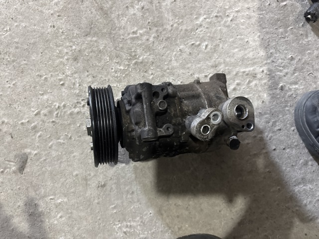 Насос кондиціонера 5Q0820803F VAG