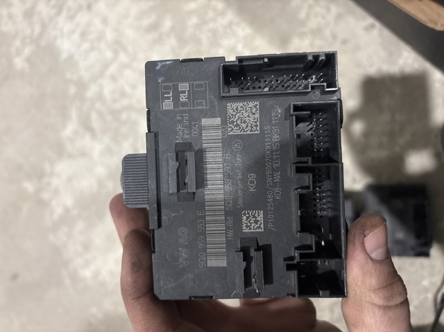 Блок комфорту передніх дверей 5Q0959593E VAG