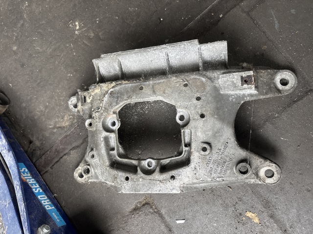 Кронштейн КПП 8K0399263K VAG