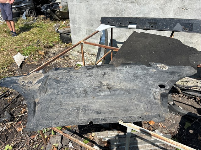 Захист моторного відсіку 8K9863821D VAG