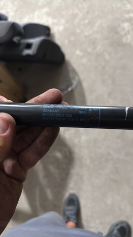 Амортизатор ляди 8R0827552A VAG