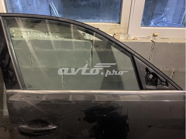Молдинг опускного скла дверей передньої, правої 8R0853284E2ZZ VAG
