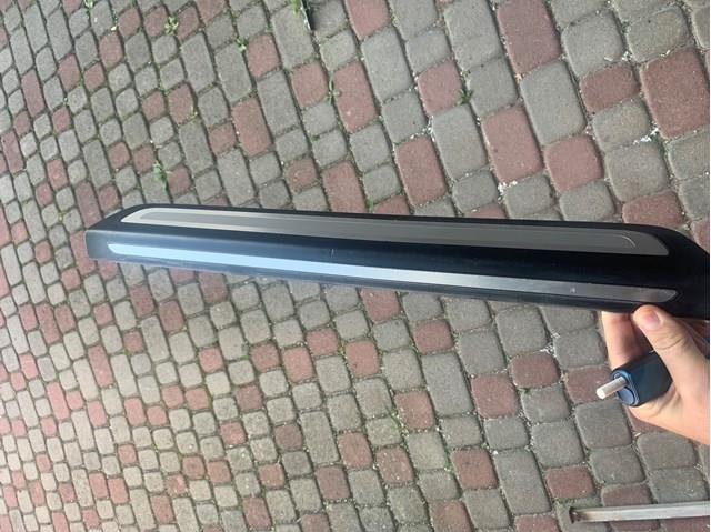 Накладка дверного порога внутрішня, передні праві 8R0853374A01C VAG
