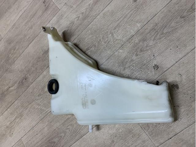 Бачок для омивайки 8T0955453C VAG