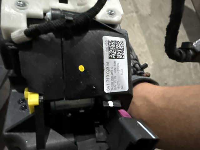 Механізм перемикання передач 8V1713023G VAG