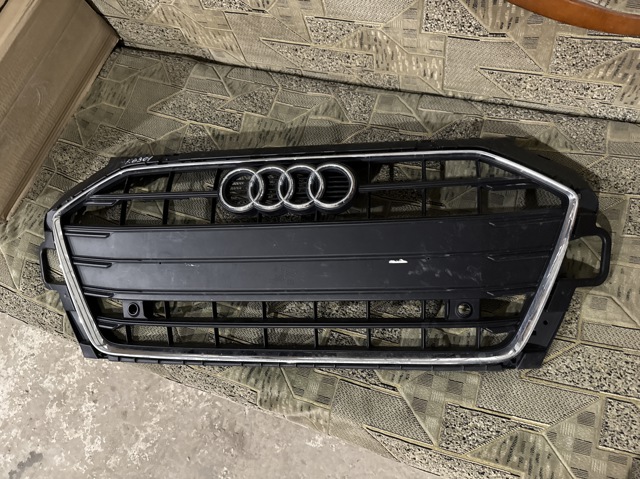 Облицювання радіатора 8W0853651DB VAG